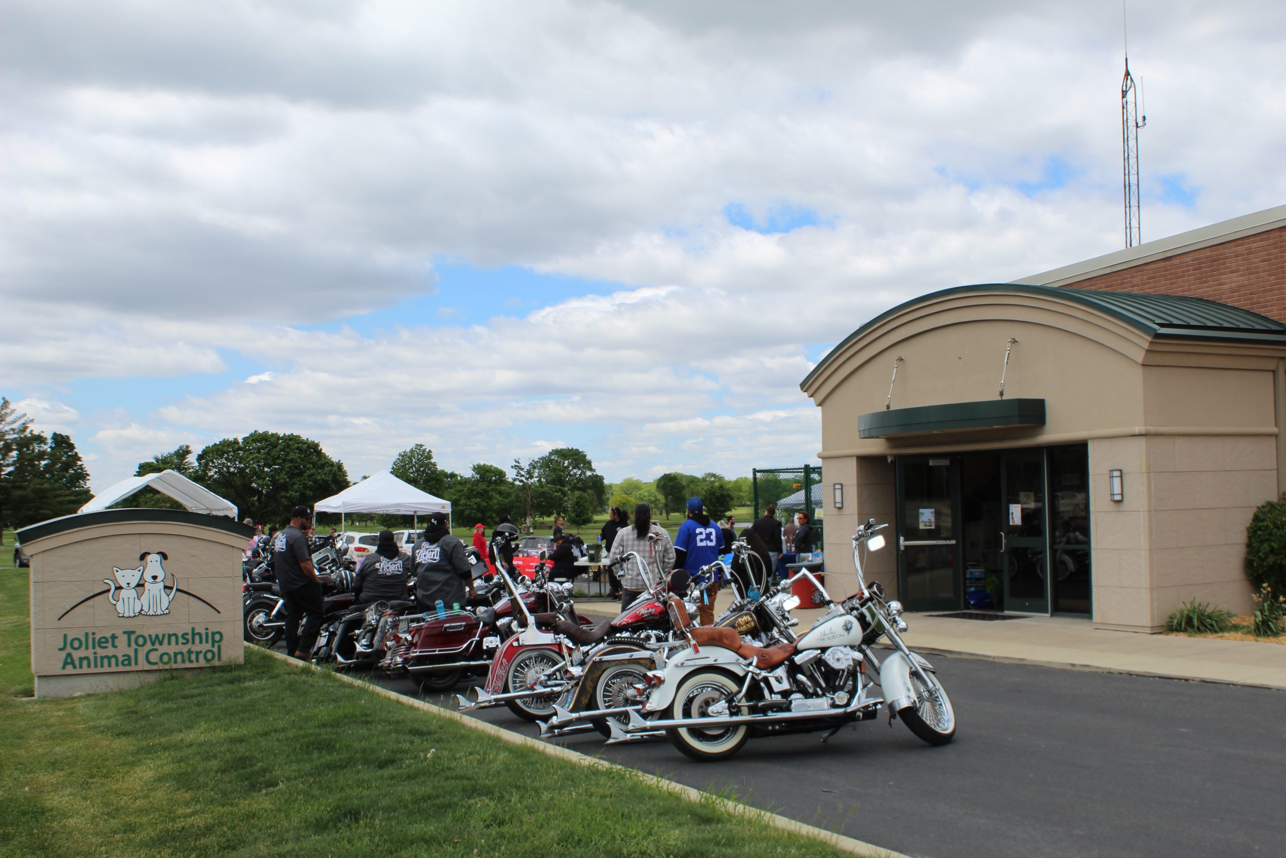 Joliet Township Animal Control Hosted “Hogs & Dogs” Community Event 